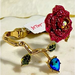 Betsey Johnson rose bracelet. New with tags. Free shipping